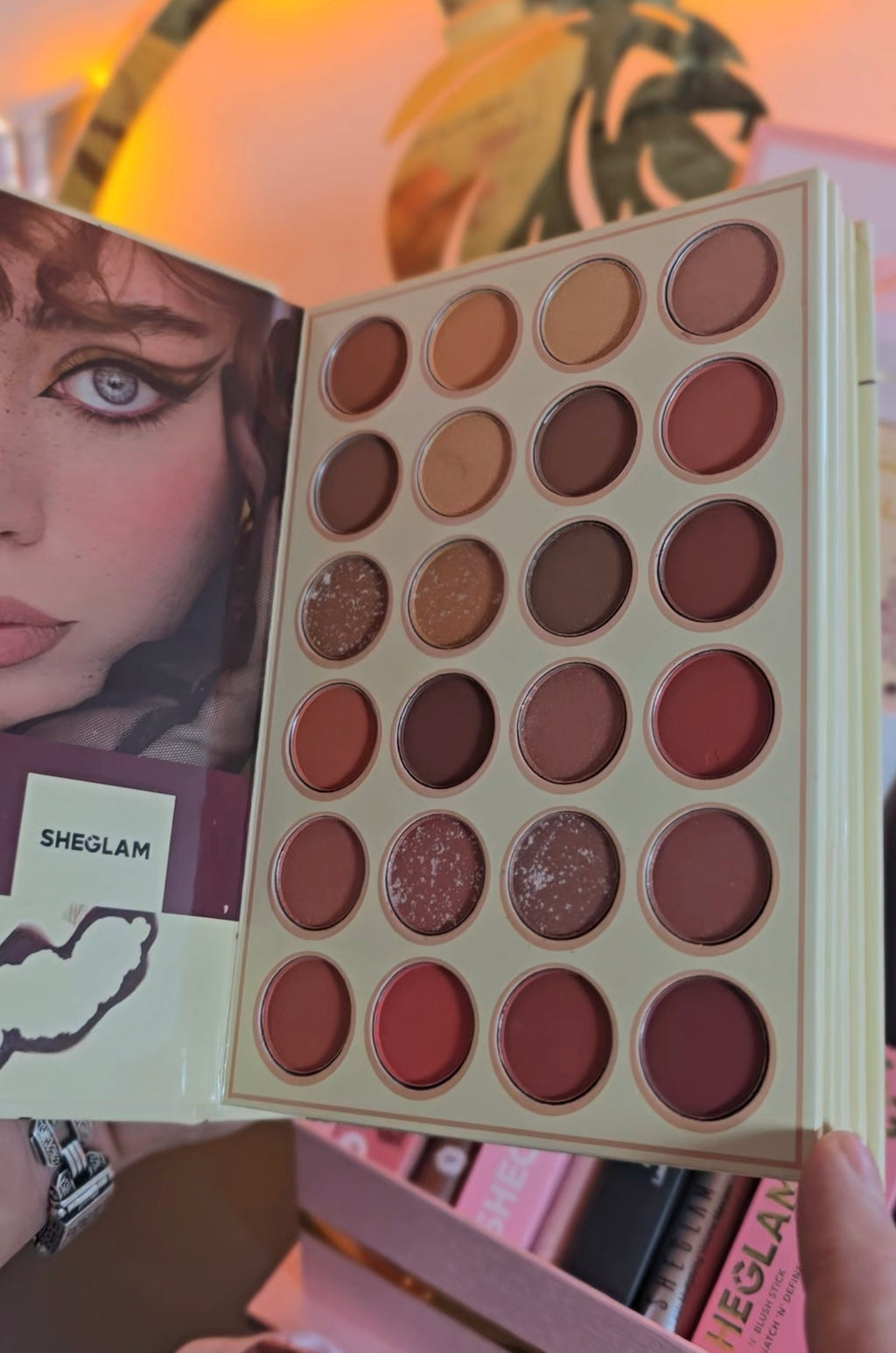 «أكبر بوكس شغلام من King Beauty… كامل القطع لي تحتاجيهم للميكاب في باك واحد وبكاليتي نار 🔥😍